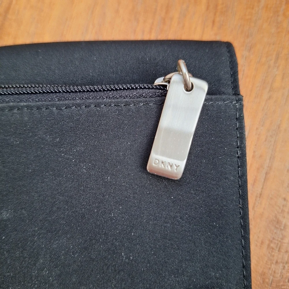 Vintage DKNY Nylon Wallet Checkbook Trifold Minimalist Corpcore 90s Black